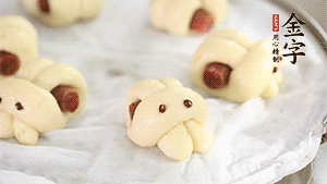 上鍋大火蒸20分鐘后，關火燜5分鐘就可以了。