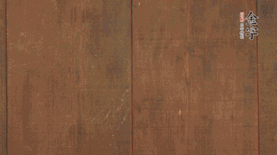 老豆腐切成塊。