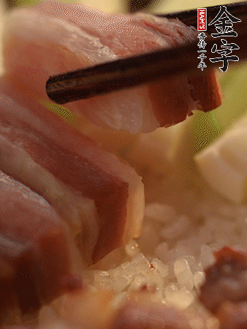 轉(zhuǎn)小火，繼續(xù)蓋蓋子燜2-3分鐘。