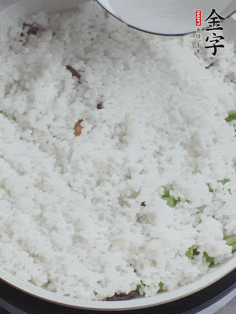 放一碗水，蓋蓋燜煮。