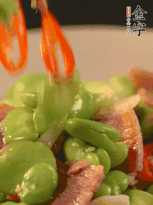 加清水略微煮2分鐘即可出鍋。