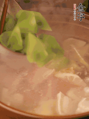 再加入焯水過的百葉結、萵筍塊燉15-20分鐘。