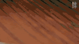 待水沸騰，煮到湯圓浮起，碗中加點豬油、生抽、蔥花就可以了。