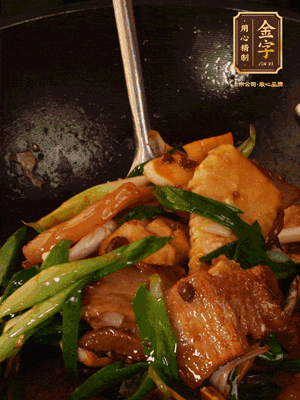 肉香、筍香相互融，醬香入味，脆嫩鮮美