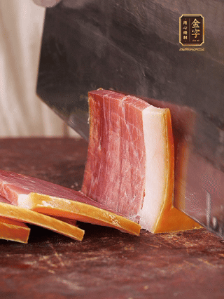 火腿切片，溫水浸泡5分鐘